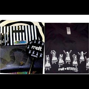 Melt-BRUSHES BAG,MIRROR,MS.ARGENTINA,LIP&XLTSHIRT!
